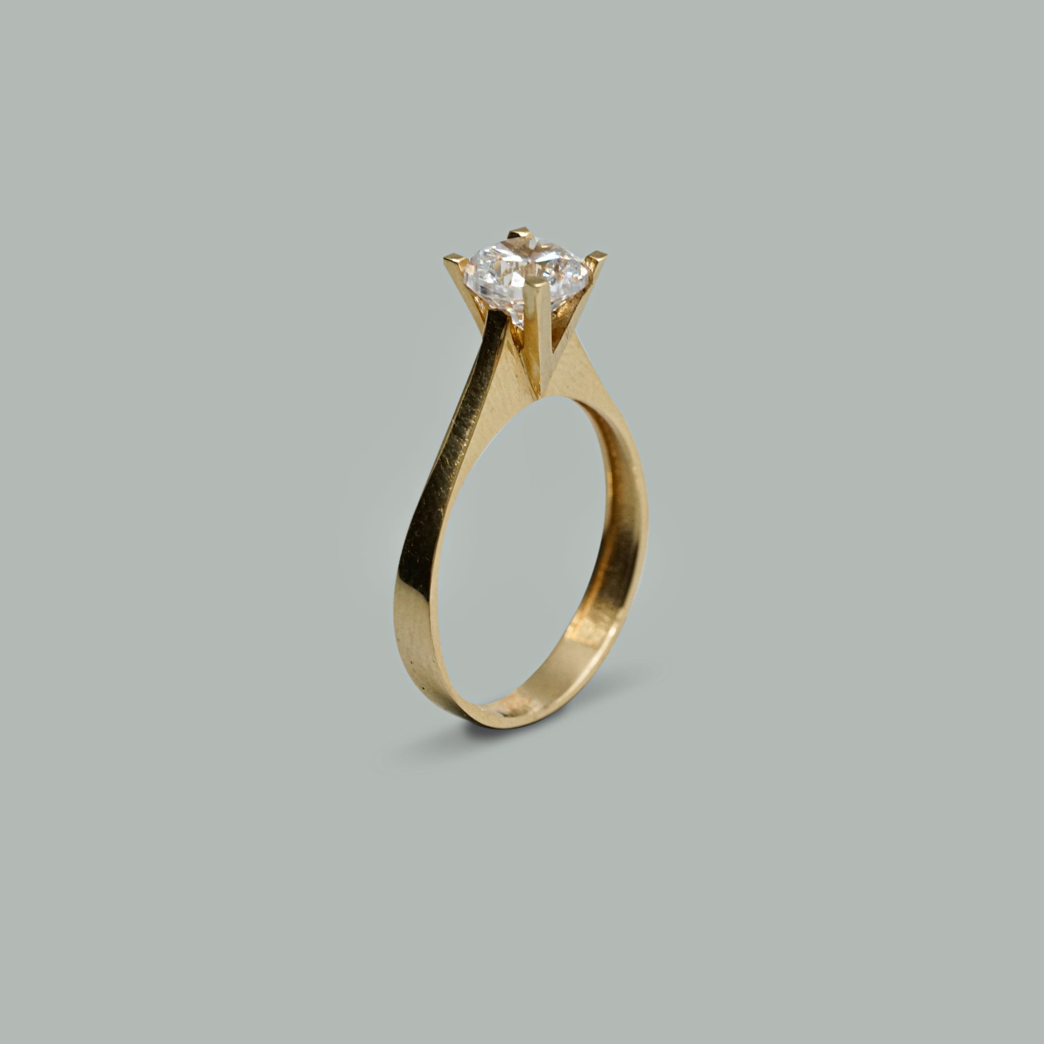 Verlobungsring 14 Karat Gelbgold mit Diamant Stein