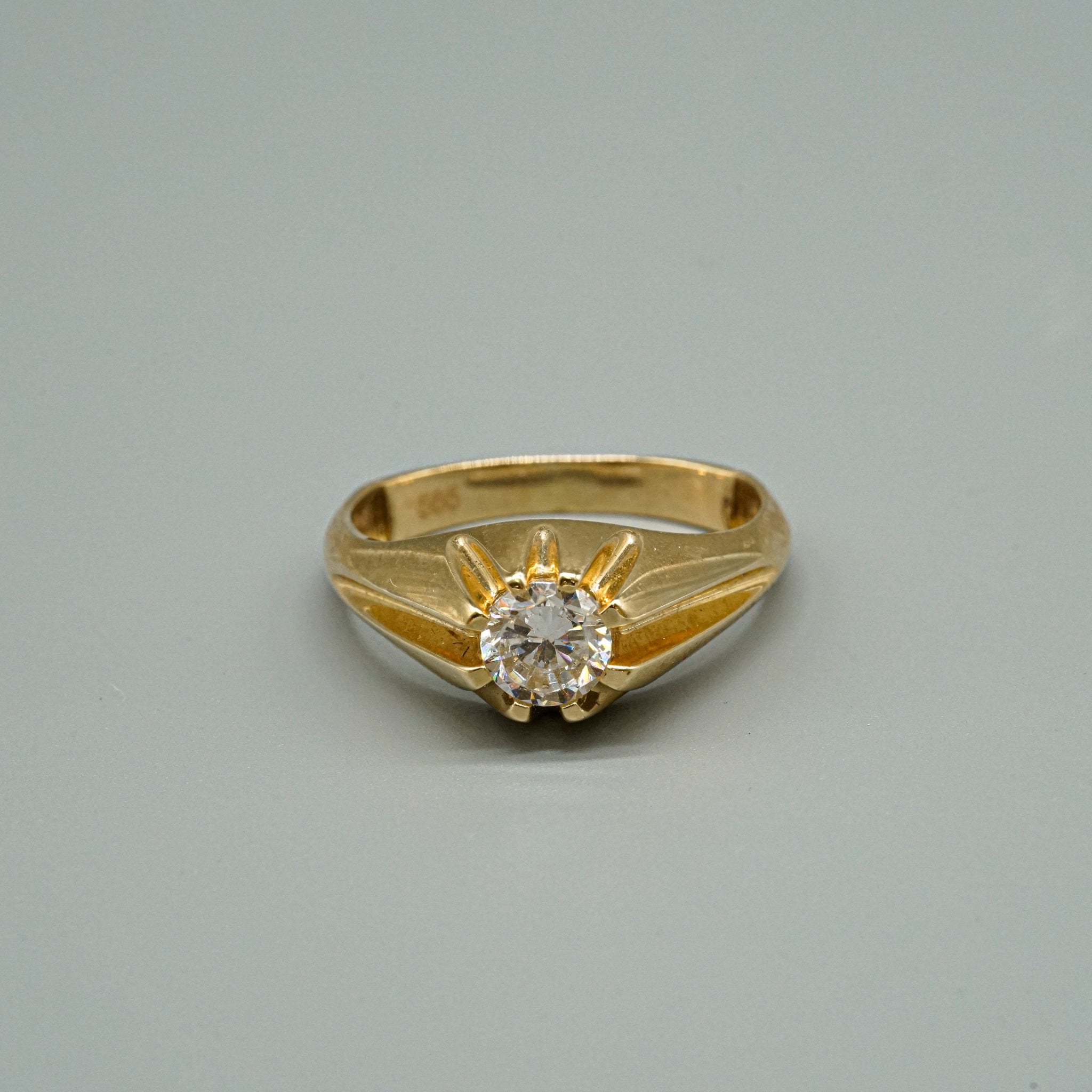 Herren Ring 14 Karat 585 Gelbgold mit Diamant Stein