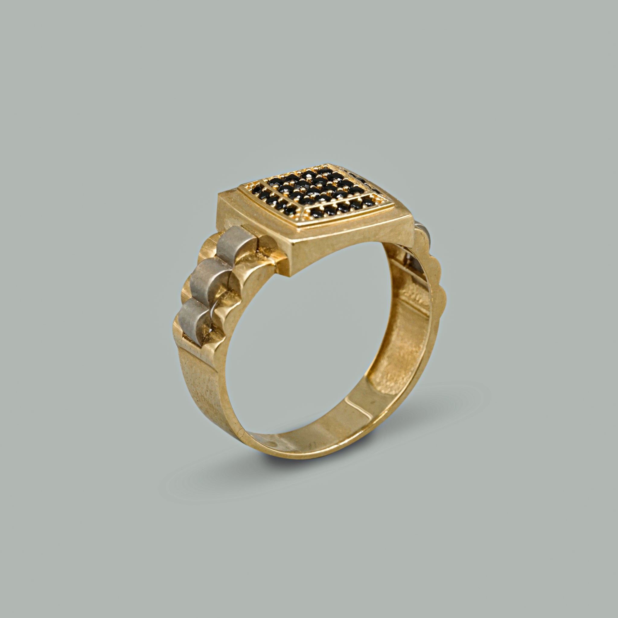 Herren Ring 14 Karat 585 Gelbgold mit schwarzen Zirkonia Steine